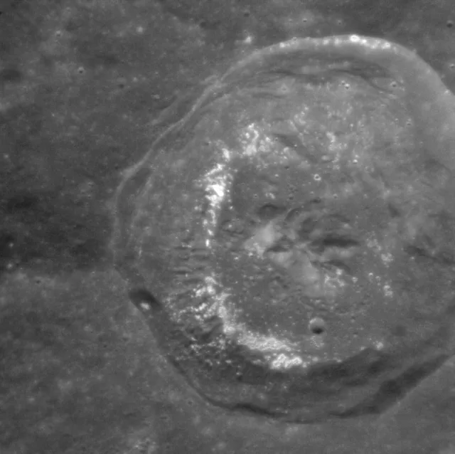 Plath (crater)