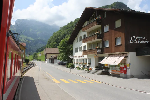 Schwende railway station