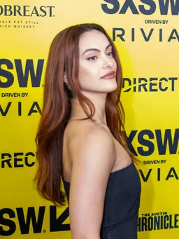Camila Mendes