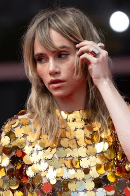 Suki Waterhouse