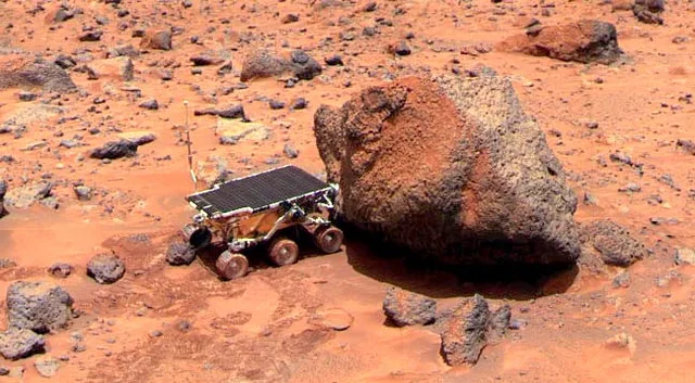 Mars surface color